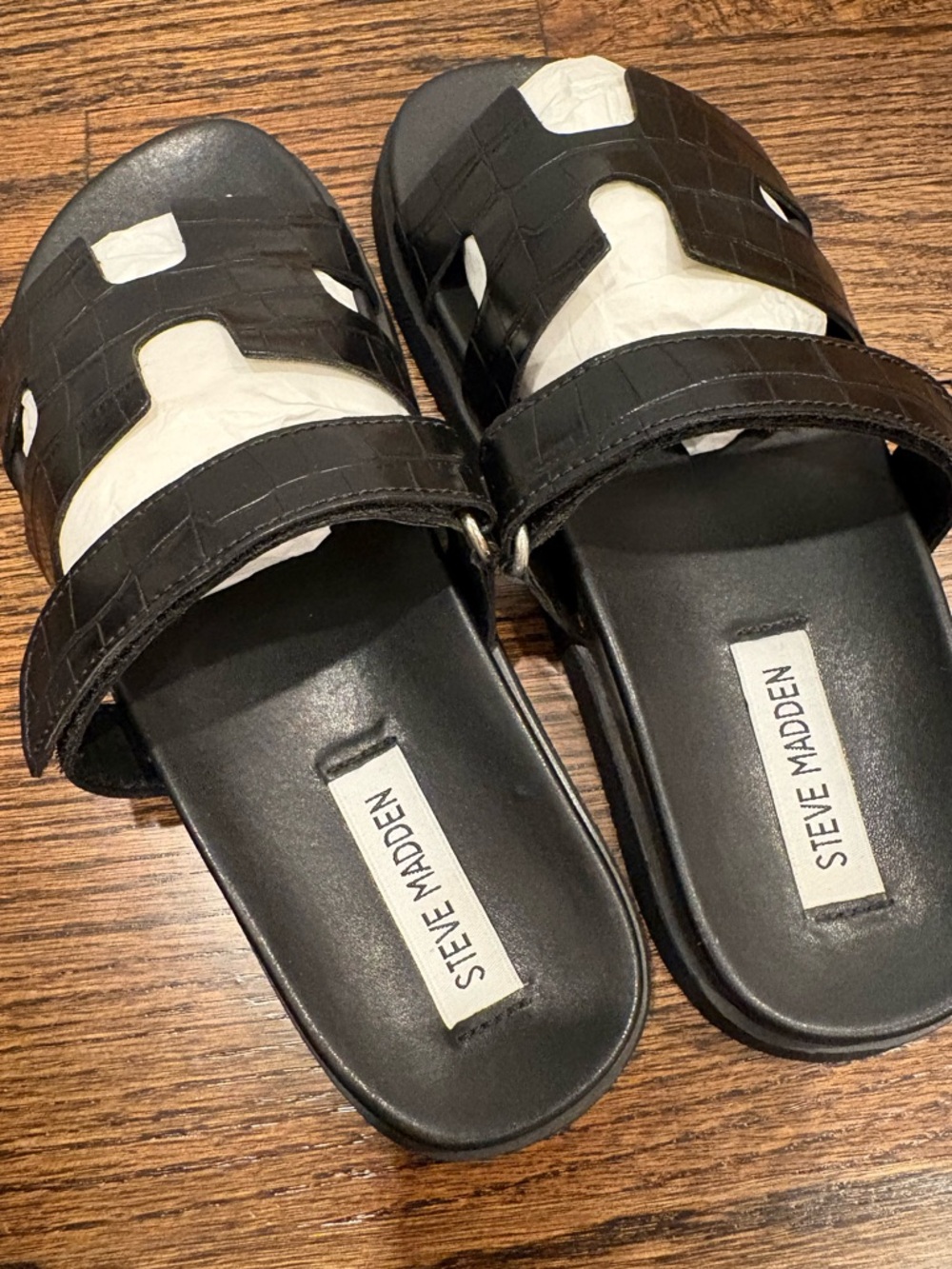 Steve Madden Mayven Black Croc-Embossed Slide Sandals size 6